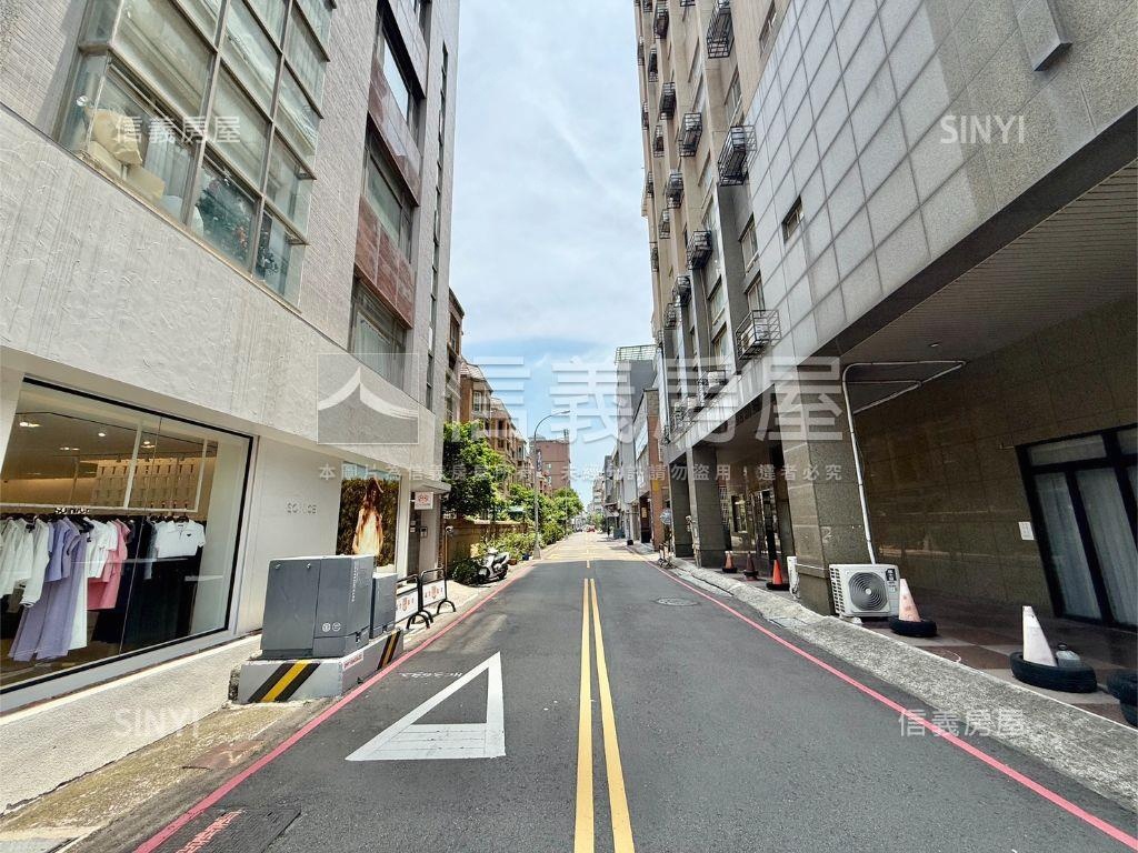 曼哈頓｜家樂福生活圈房屋室內格局與周邊環境