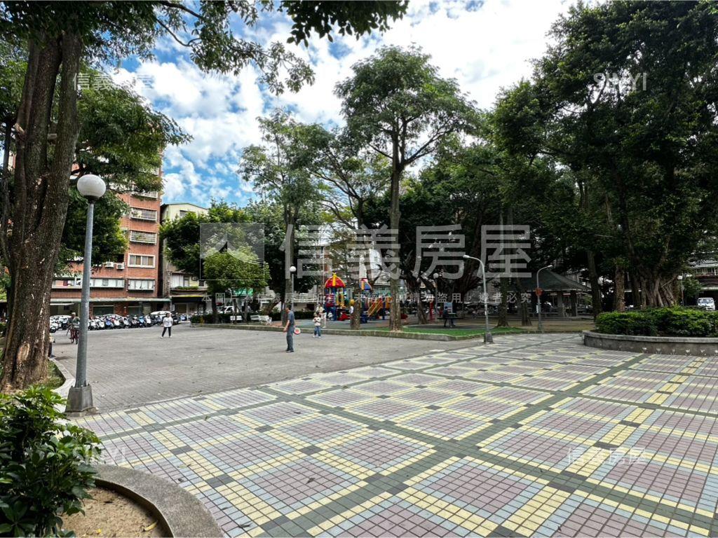 面公園寬敞三樓房屋室內格局與周邊環境