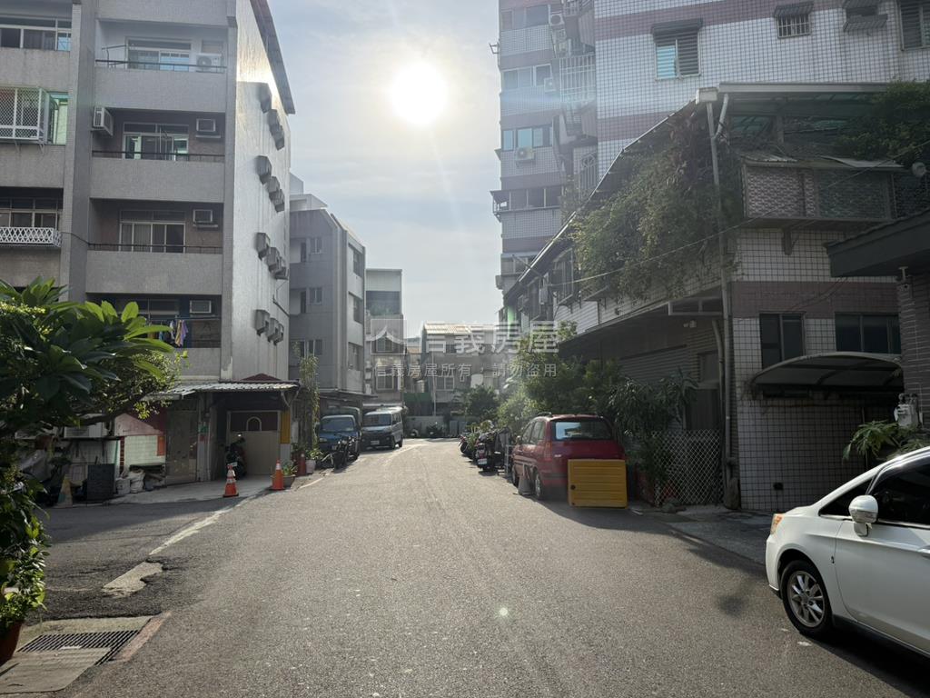 東區｜裕豐街鬧中取靜美寓房屋室內格局與周邊環境