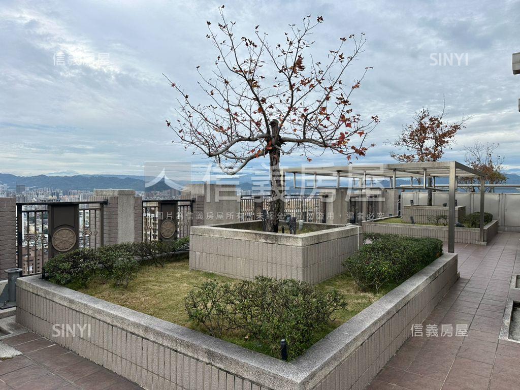 時光織錦高樓三房附車位房屋室內格局與周邊環境