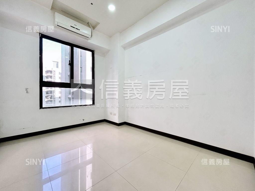 降！新光新高特區３房車位房屋室內格局與周邊環境