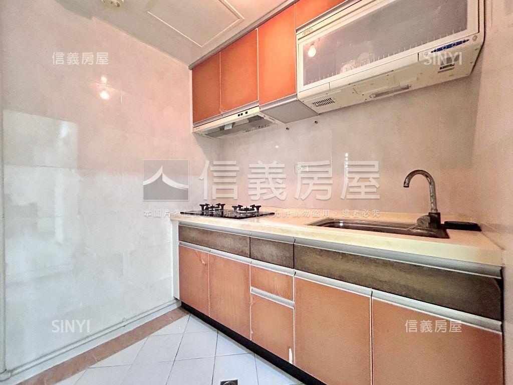 １８甲高樓層景觀美宅房屋室內格局與周邊環境