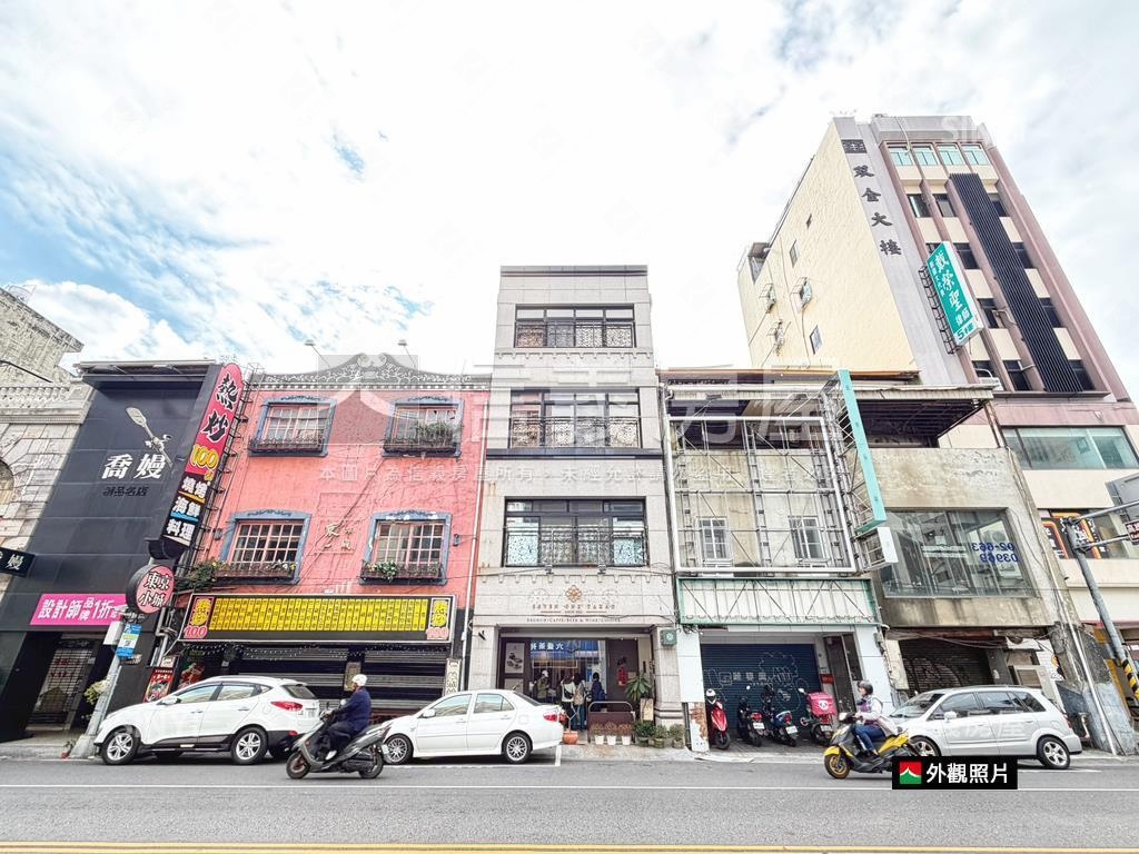 鹽埕埔捷運站旁．透天店住房屋室內格局與周邊環境