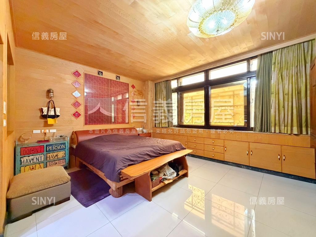 鹽埕埔捷運站旁．透天店住房屋室內格局與周邊環境