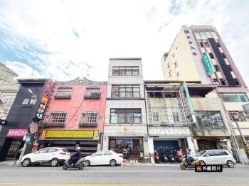 鹽埕埔捷運站旁．透天店住