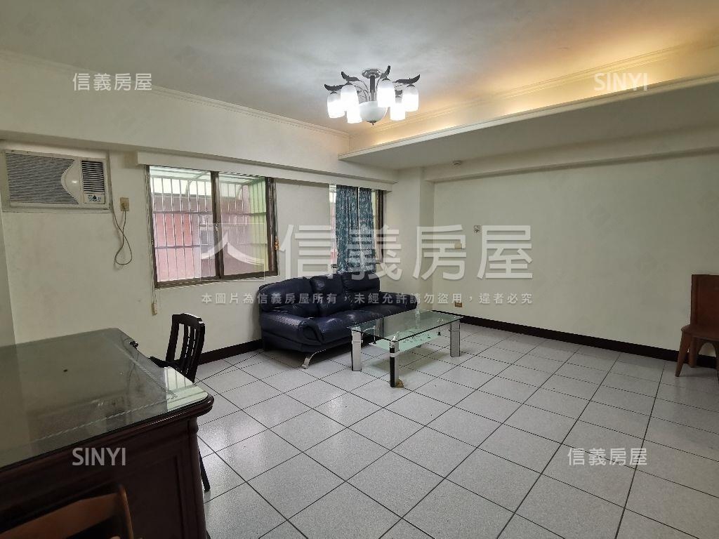 尊爵電梯大空間附車位房屋室內格局與周邊環境