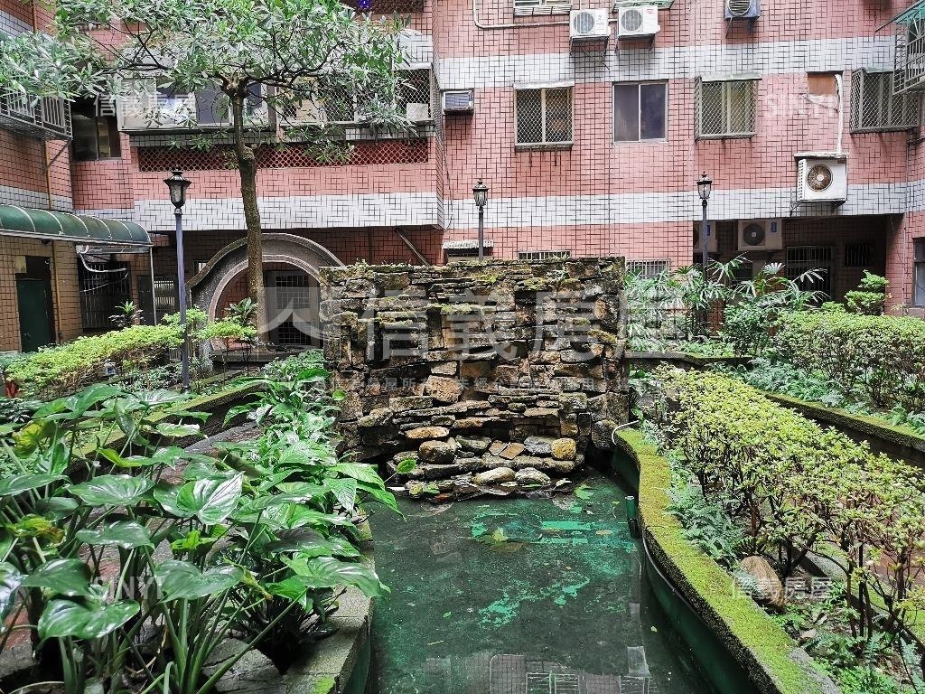 尊爵電梯大空間附車位房屋室內格局與周邊環境