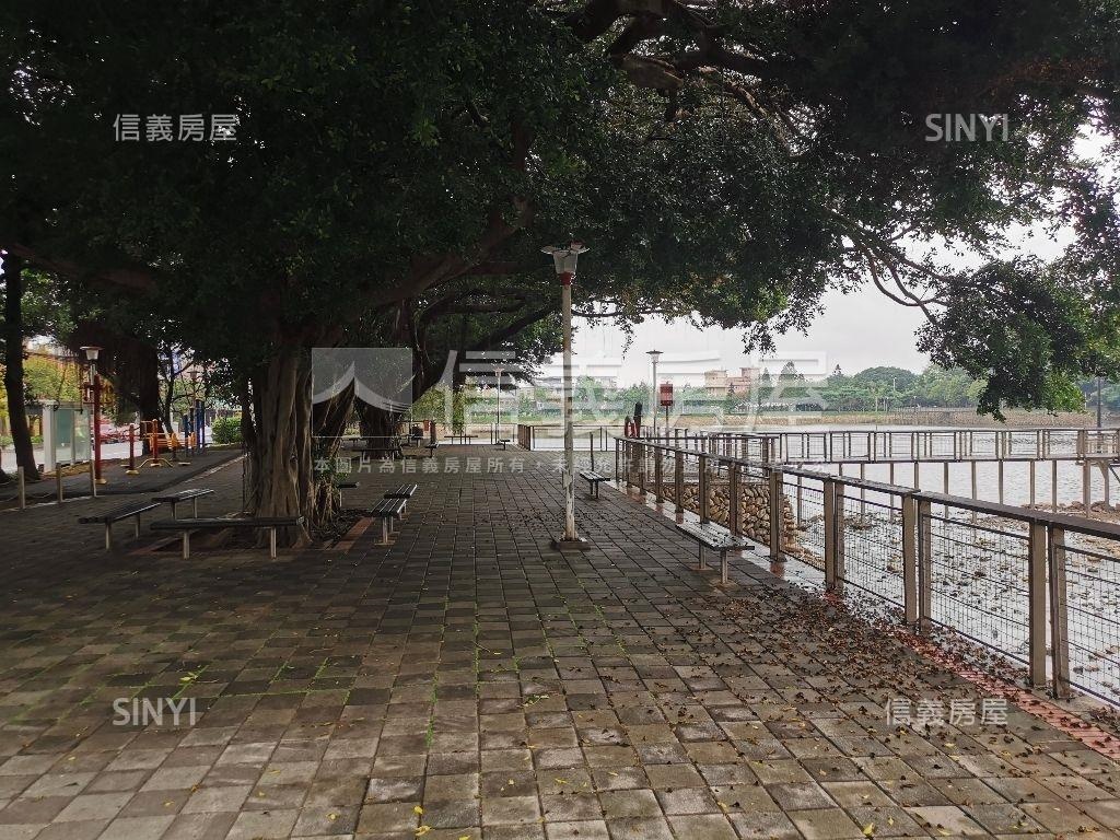 尊爵電梯大空間附車位房屋室內格局與周邊環境