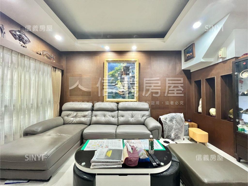 一點利旁約２２年車庫別墅房屋室內格局與周邊環境