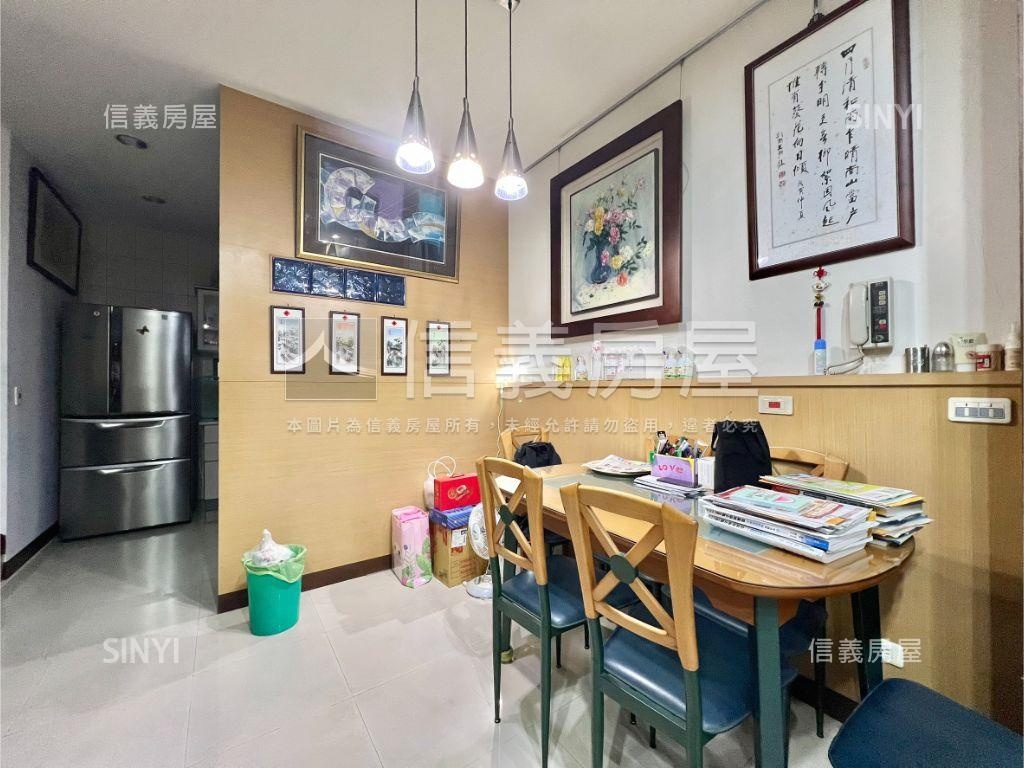 一點利旁約２２年車庫別墅房屋室內格局與周邊環境