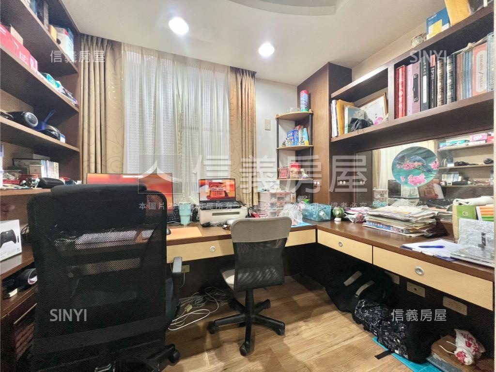 一點利旁約２２年車庫別墅房屋室內格局與周邊環境