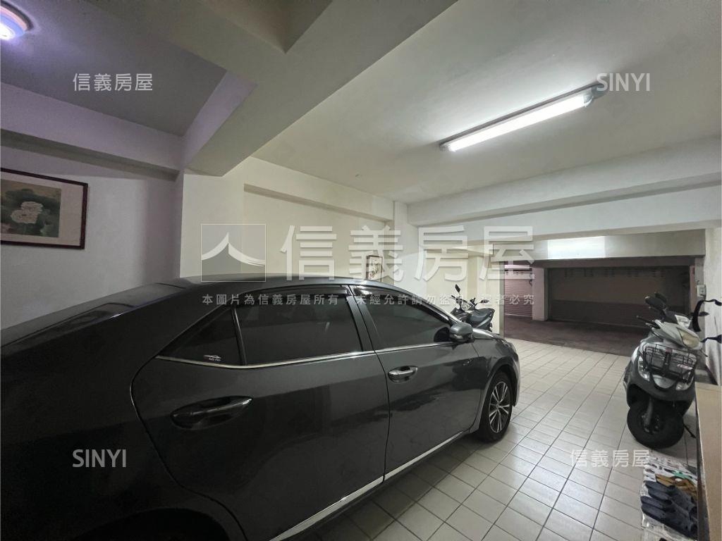 一點利旁約２２年車庫別墅房屋室內格局與周邊環境