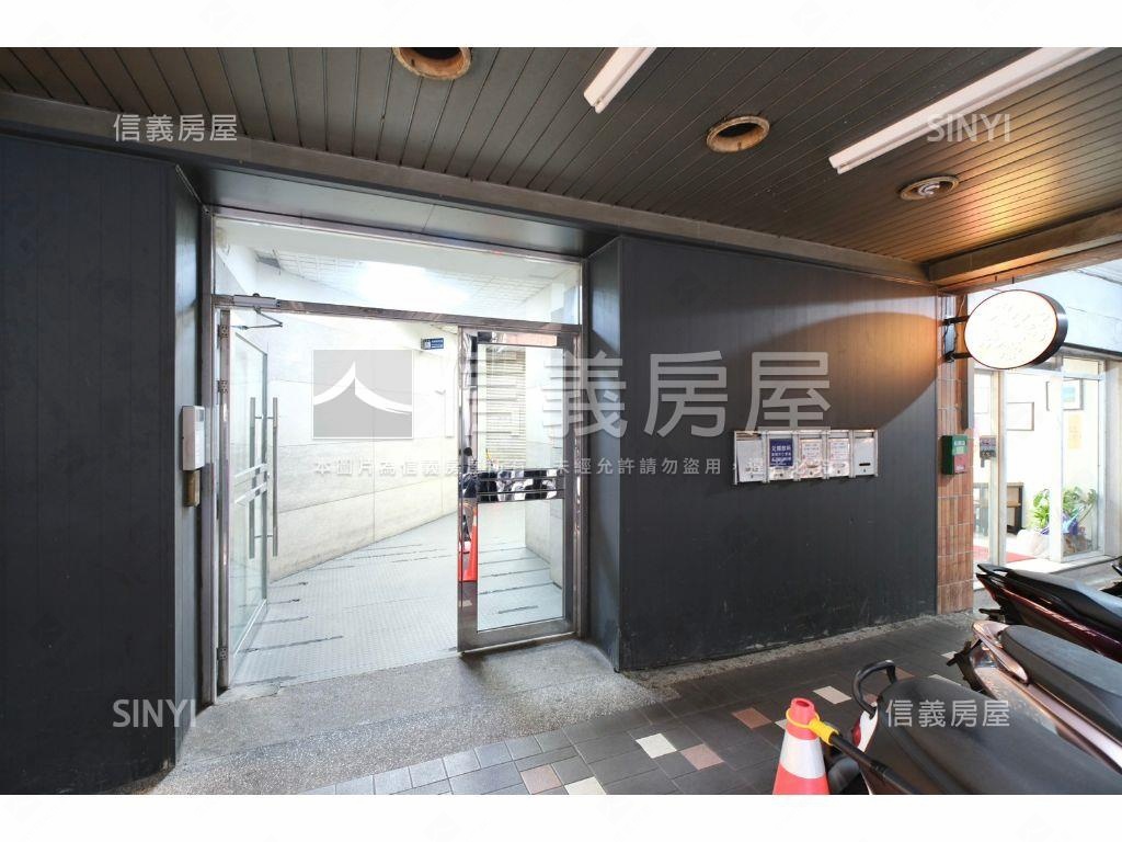 火車南站旁單層單戶商辦房屋室內格局與周邊環境