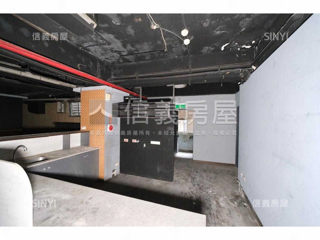 火車南站旁單層單戶商辦房屋室內格局與周邊環境