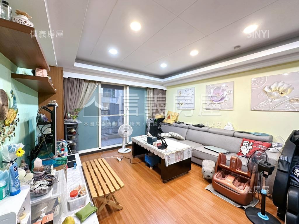 專任南屯震後三房平車速件房屋室內格局與周邊環境