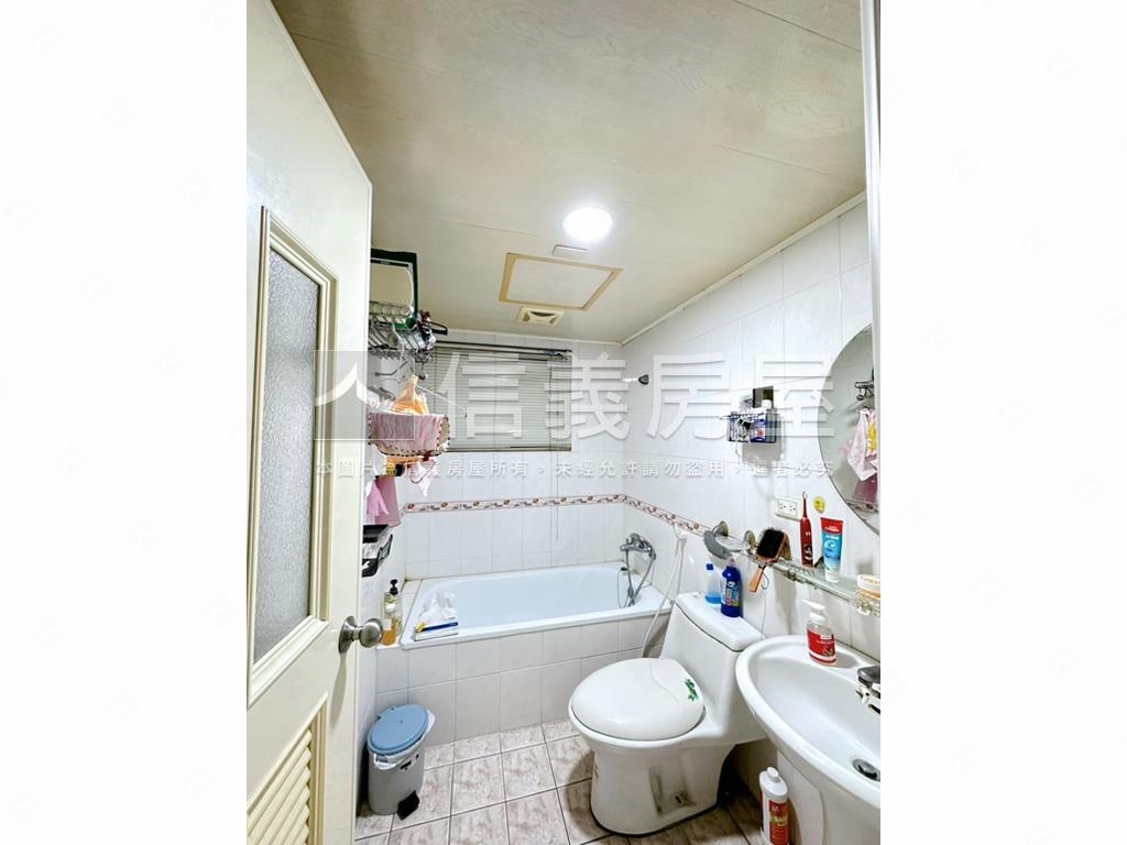 專任南屯震後三房平車速件房屋室內格局與周邊環境