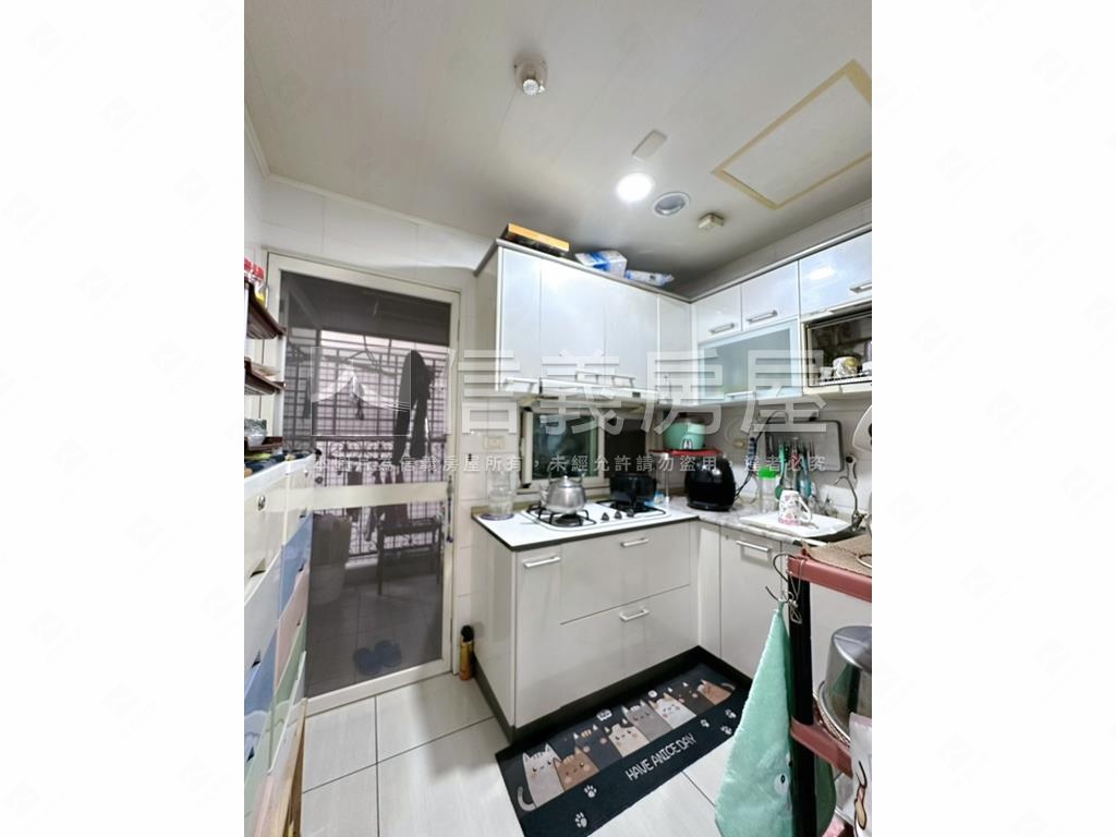 專任南屯震後三房平車速件房屋室內格局與周邊環境