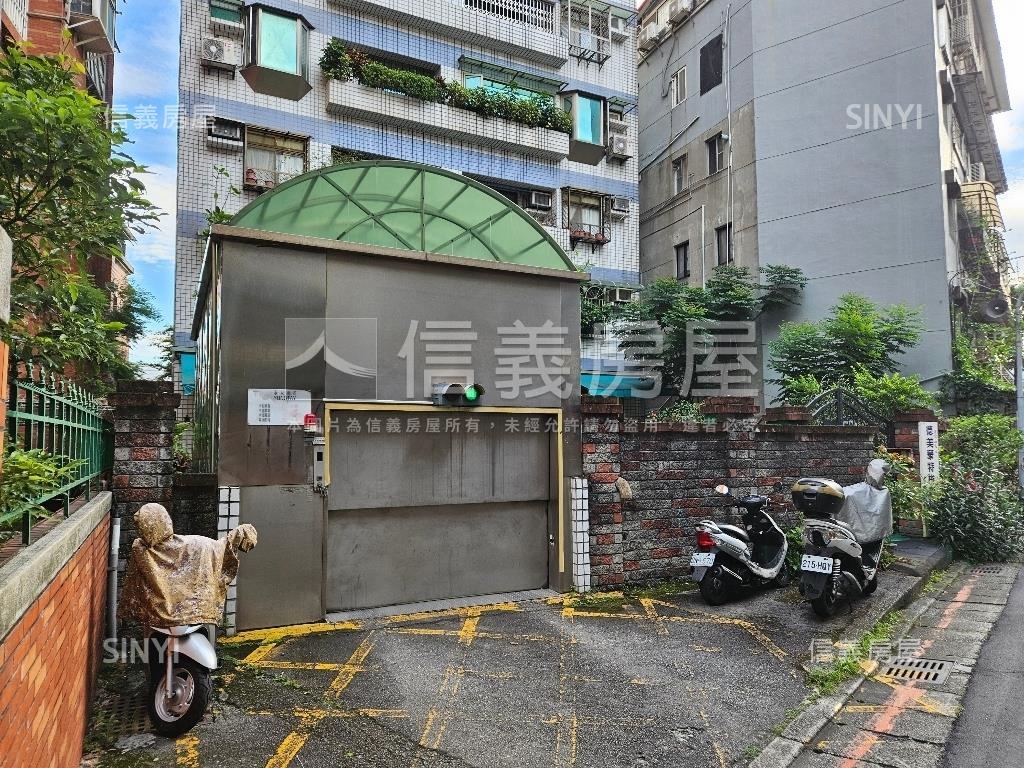 專任石牌捷運店面房屋室內格局與周邊環境