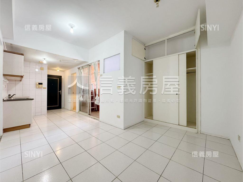 捷運可樂小資套房車位房屋室內格局與周邊環境