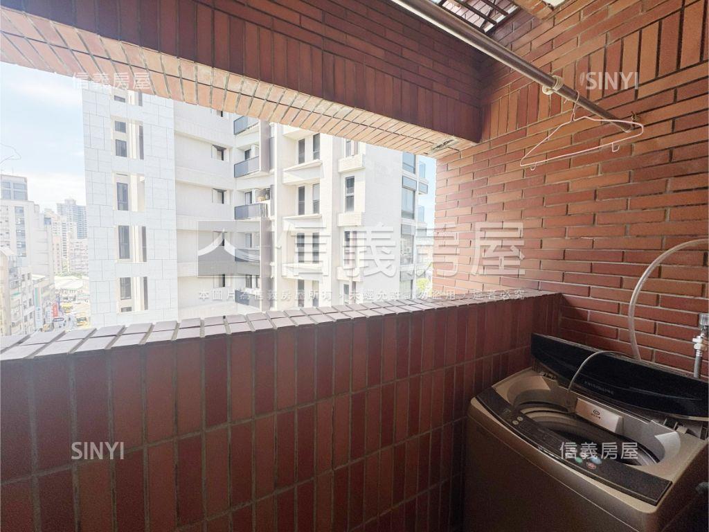 捷運可樂小資套房車位房屋室內格局與周邊環境