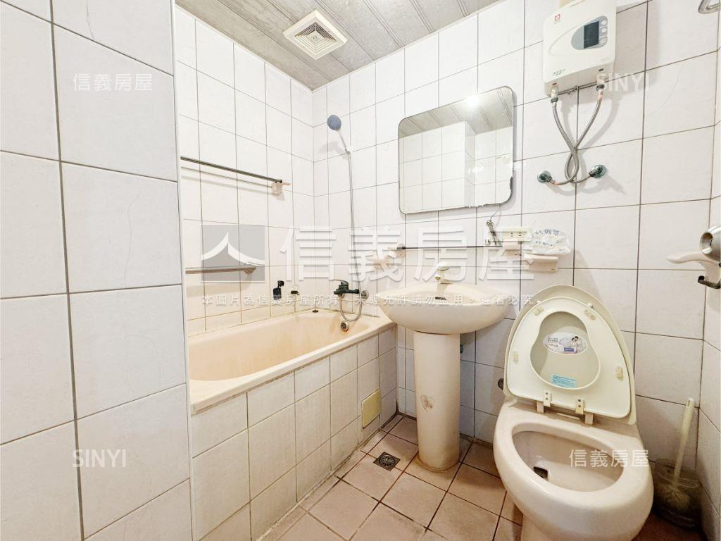 捷運可樂小資套房車位房屋室內格局與周邊環境