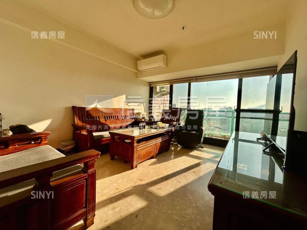 新案巨蛋捷運景觀四房平車房屋室內格局與周邊環境