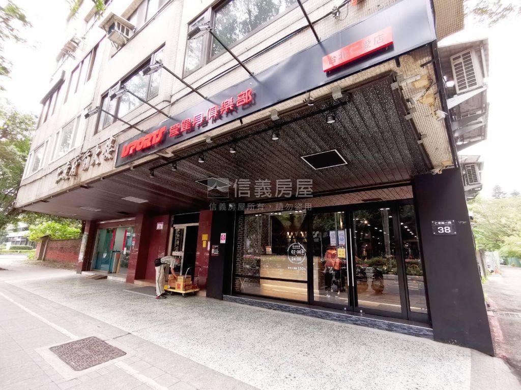 仁愛大道雙層黃金店面房屋室內格局與周邊環境