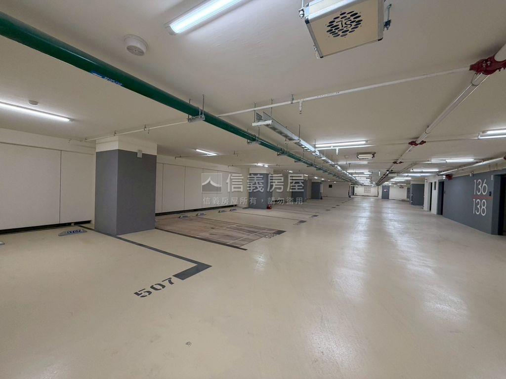 新美齊三房車位次高樓房屋室內格局與周邊環境