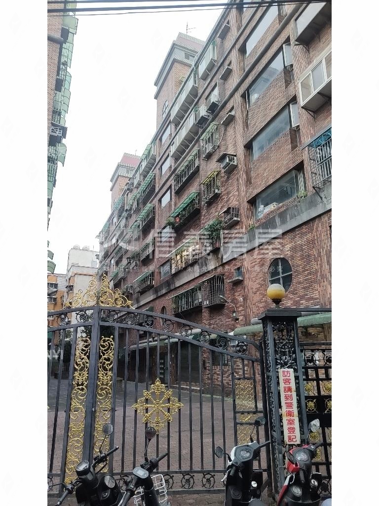 陽明公園前後陽台大三房房屋室內格局與周邊環境