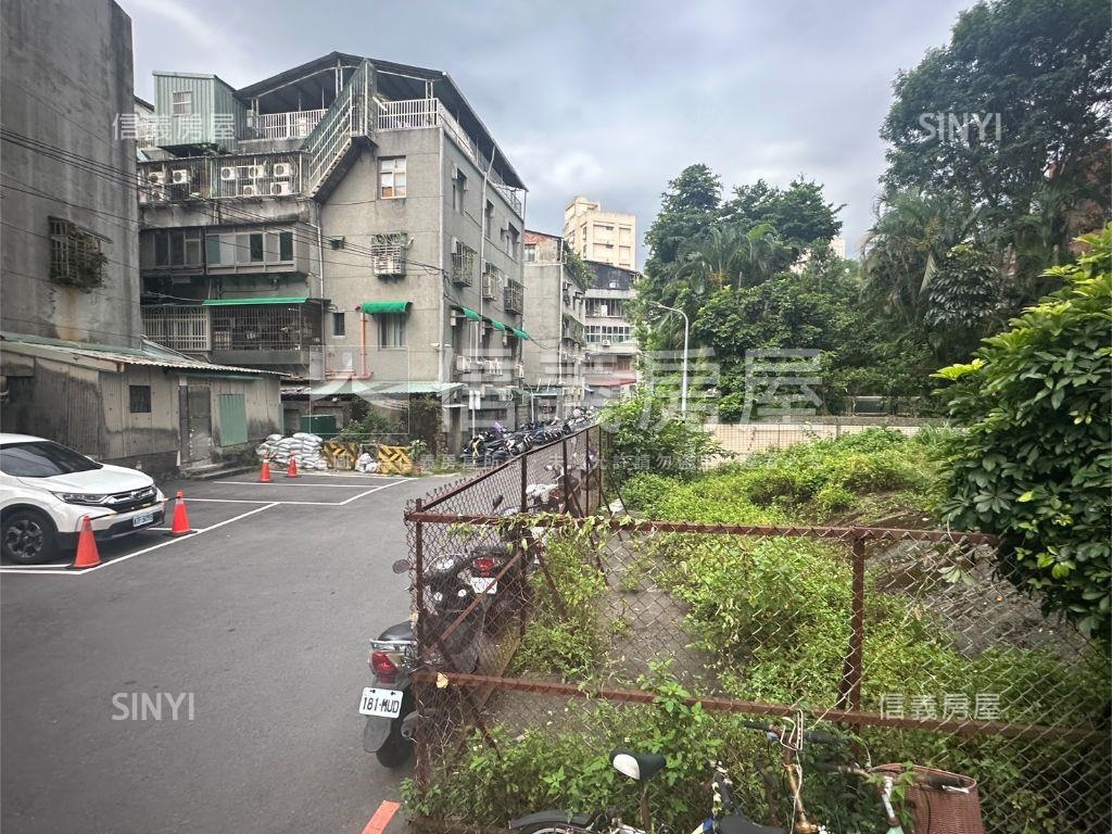 近萬隆捷運出口土地房屋室內格局與周邊環境