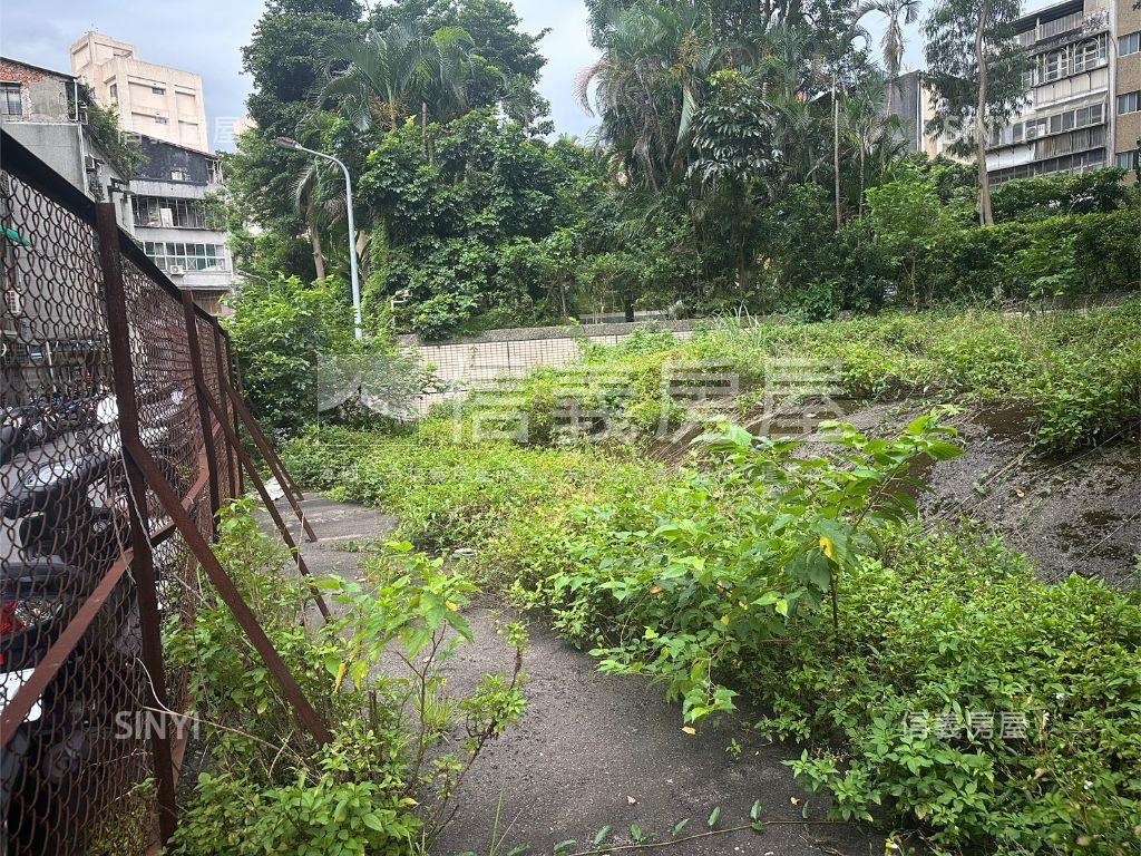 近萬隆捷運出口土地房屋室內格局與周邊環境