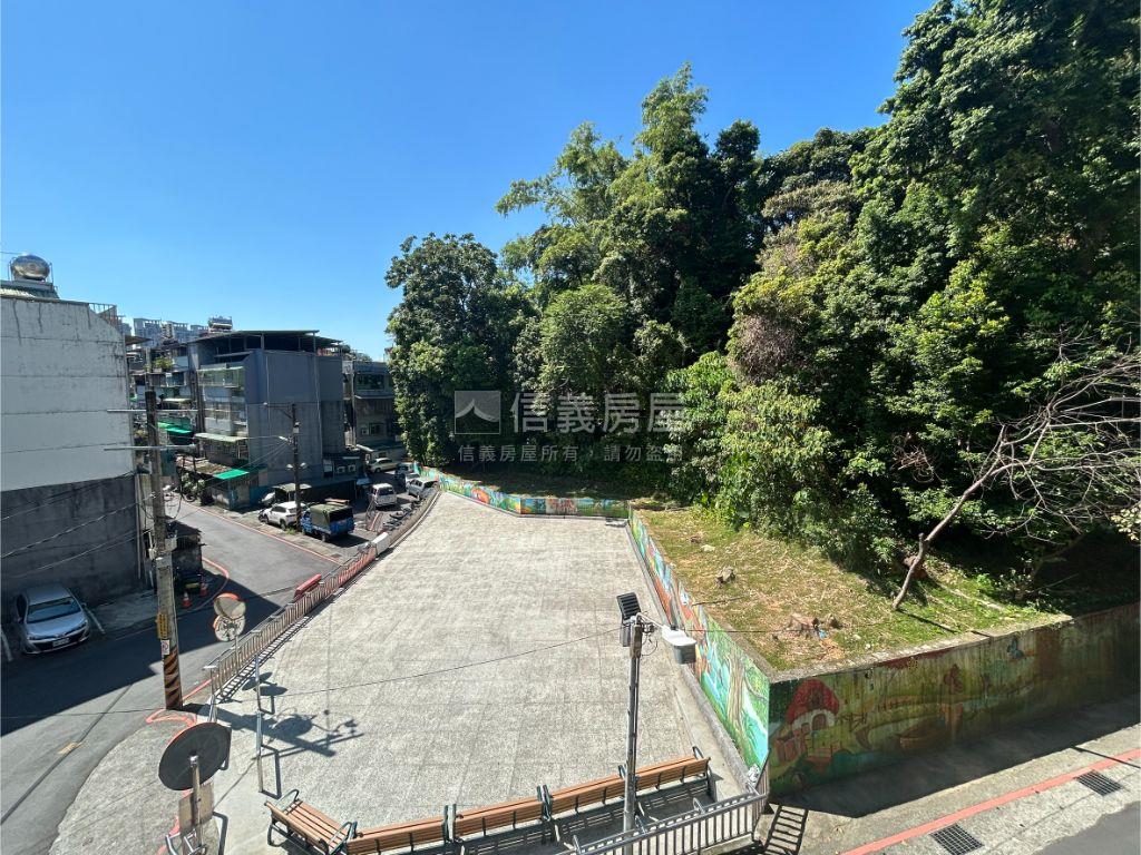 專任七張捷運公園３樓房屋室內格局與周邊環境