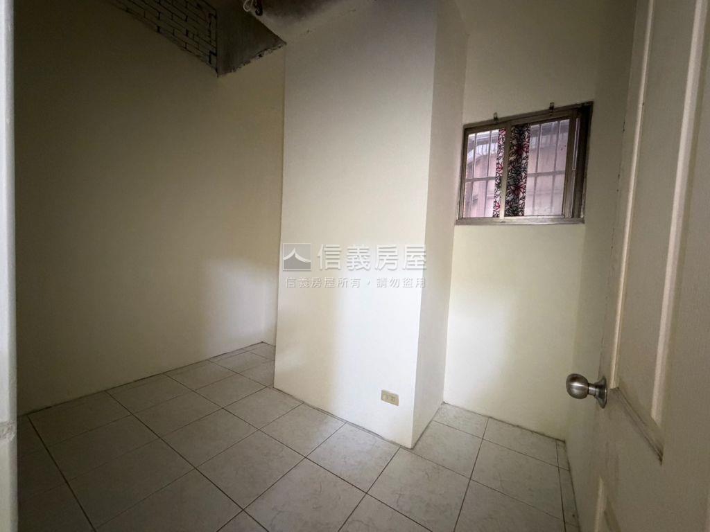 未來捷運站一樓美居房屋室內格局與周邊環境