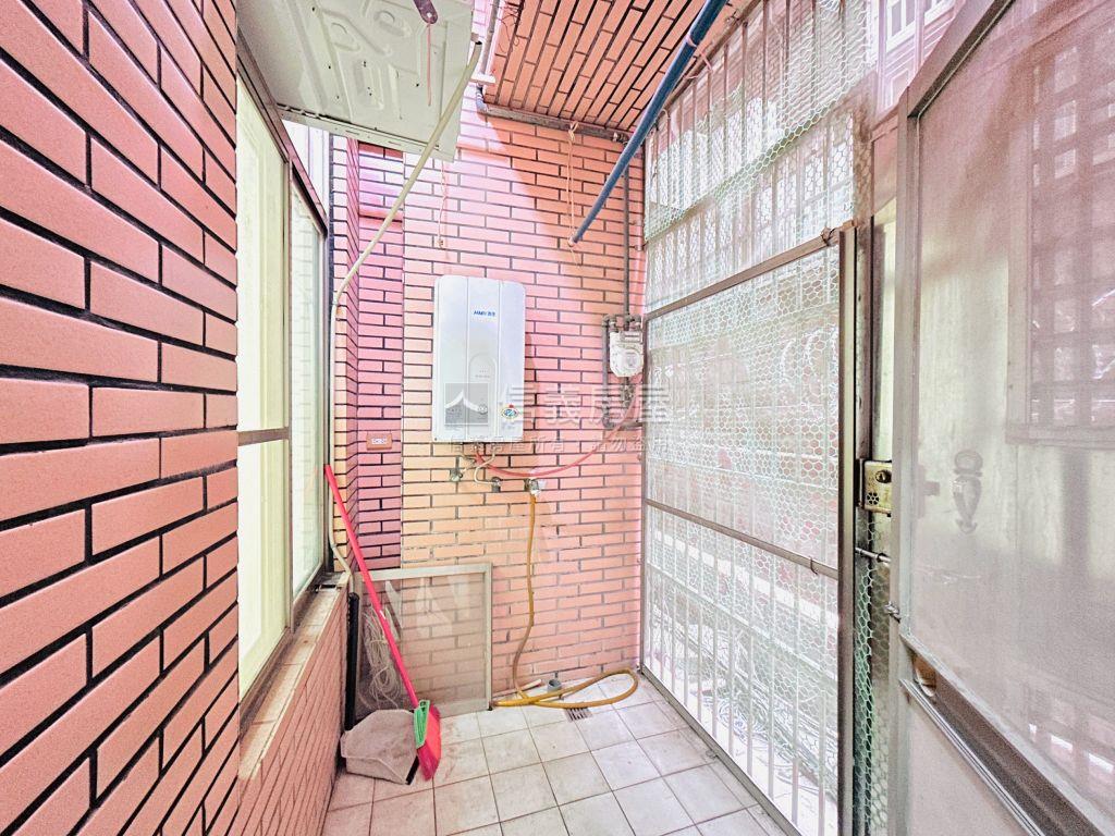 未來捷運站一樓美居房屋室內格局與周邊環境