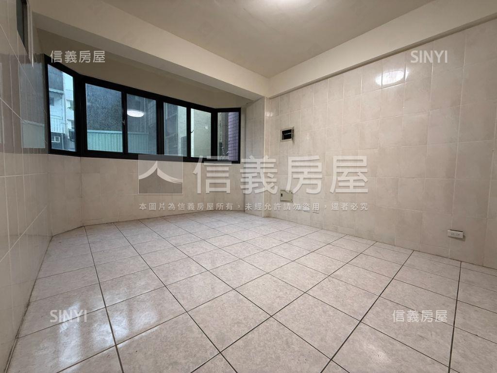 西區重新整理透天房屋室內格局與周邊環境