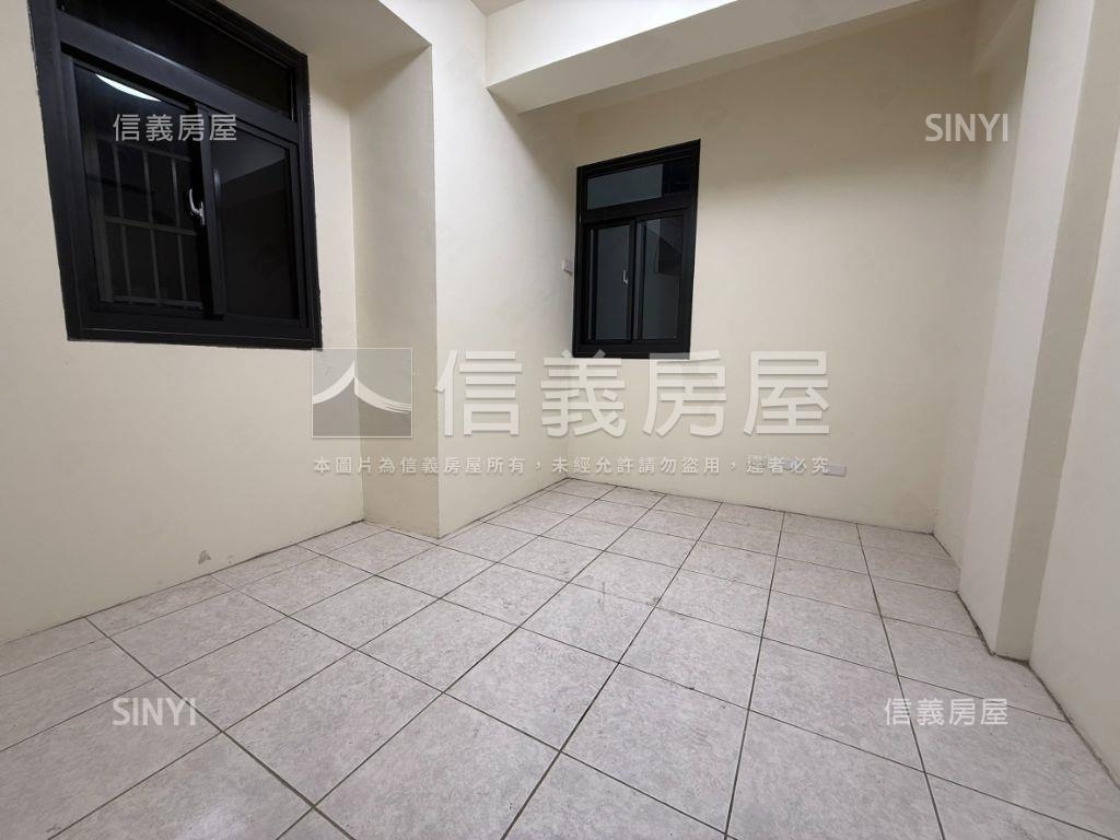 西區重新整理透天房屋室內格局與周邊環境