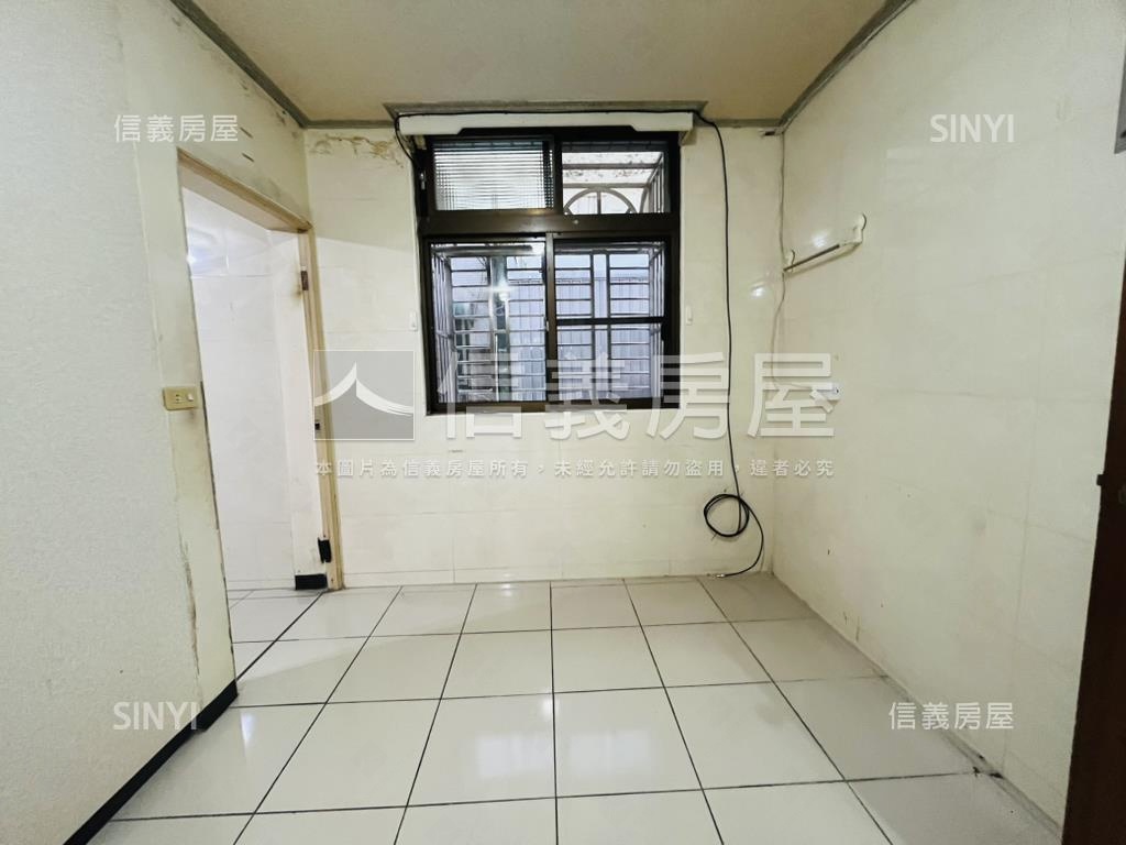 後站國產朝南方便停車透天房屋室內格局與周邊環境