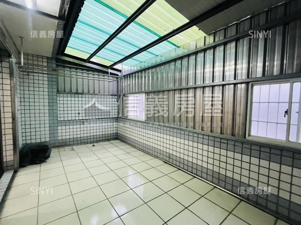 後站國產朝南方便停車透天房屋室內格局與周邊環境