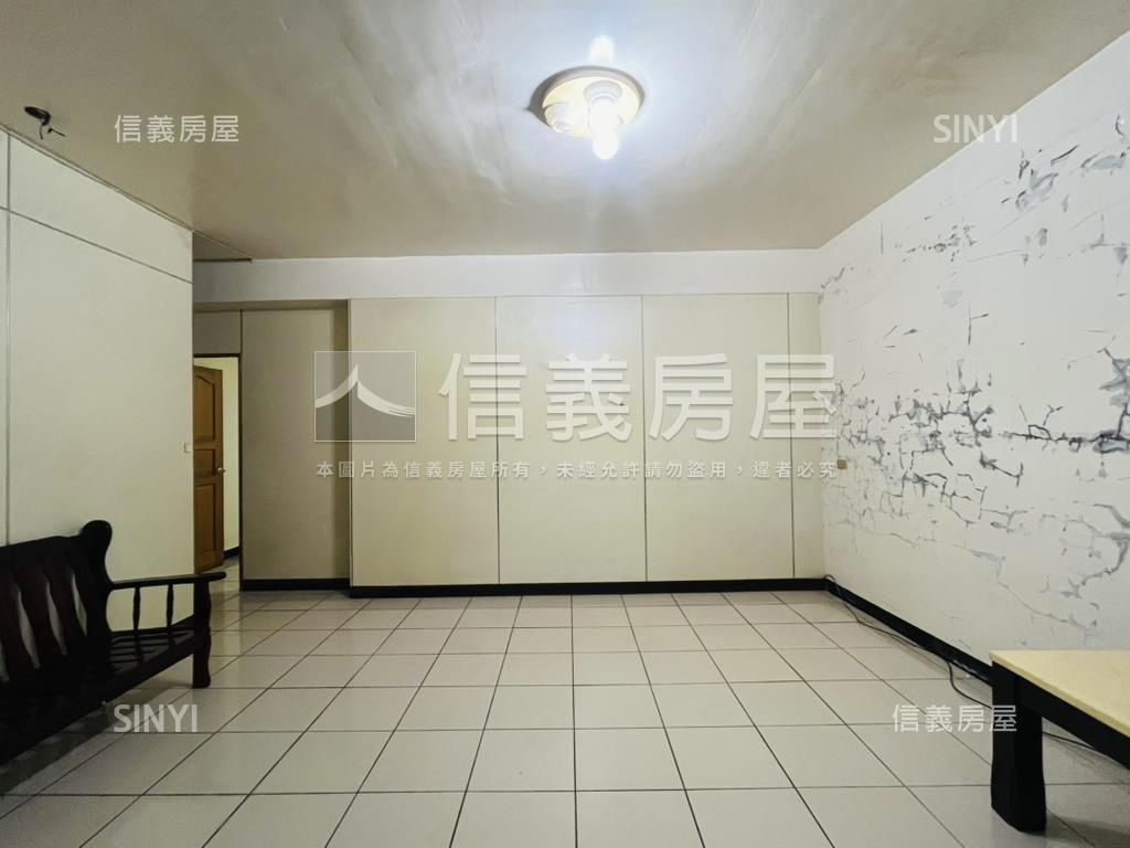 後站國產朝南方便停車透天房屋室內格局與周邊環境