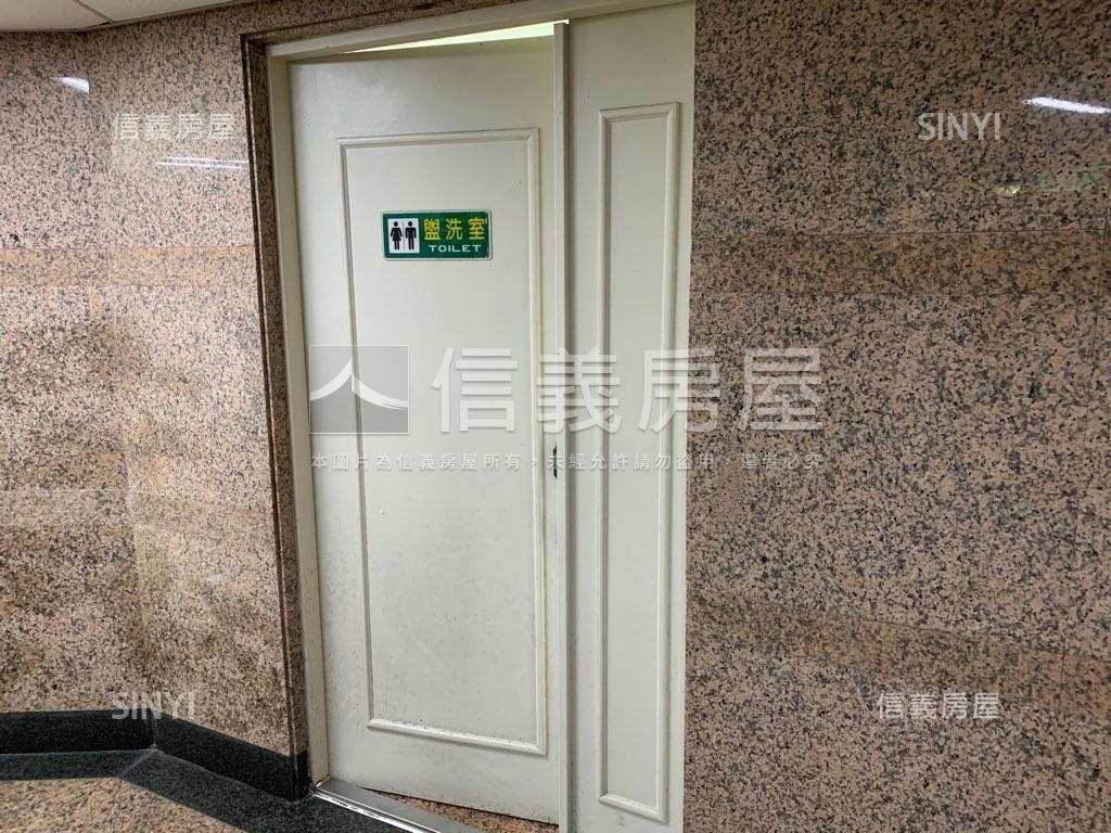 世貿ＩＣ小坪數辦公車位房屋室內格局與周邊環境