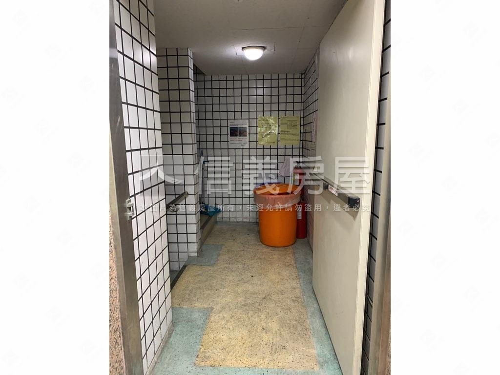 世貿ＩＣ小坪數辦公車位房屋室內格局與周邊環境