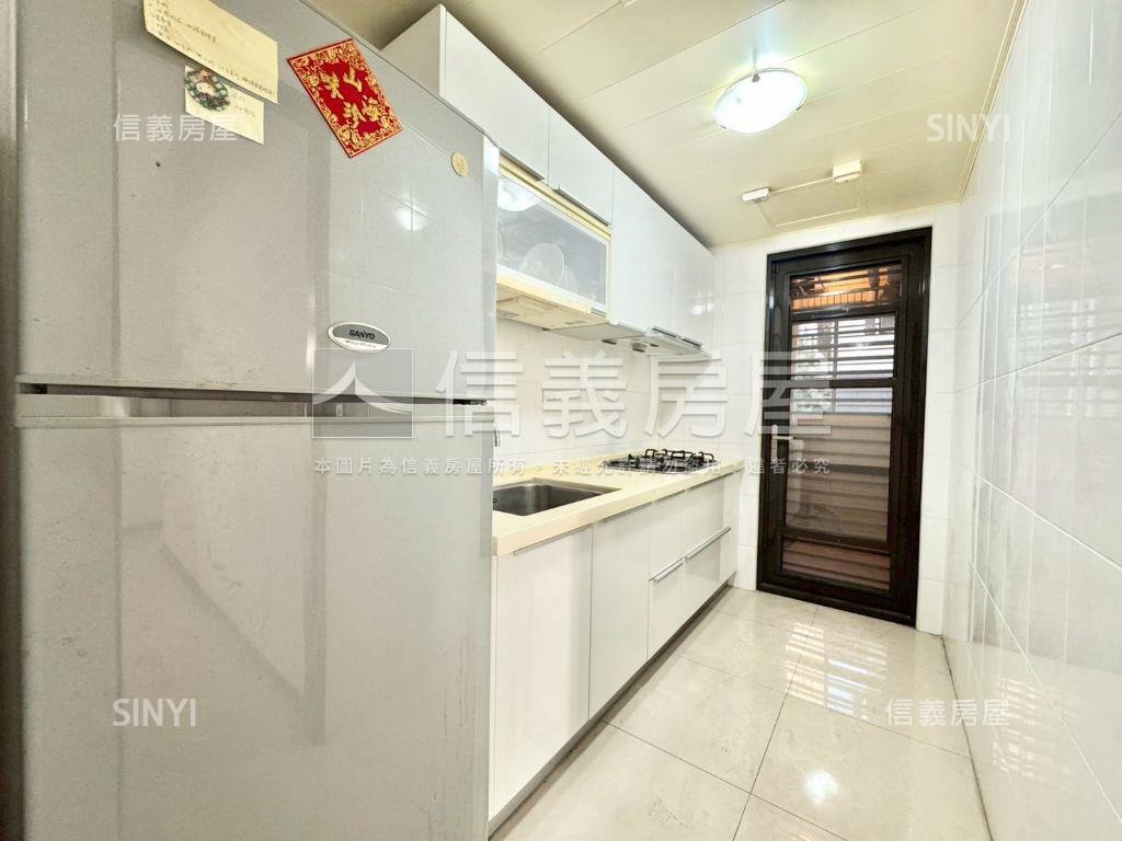 興大湛優質三房雙車位房屋室內格局與周邊環境