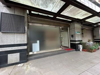 近家樂福鴻福園角間店面