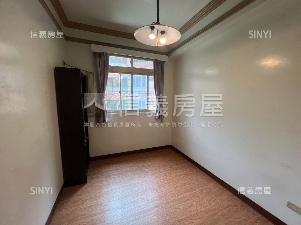 ★羅馬山莊★四房車位房屋室內格局與周邊環境