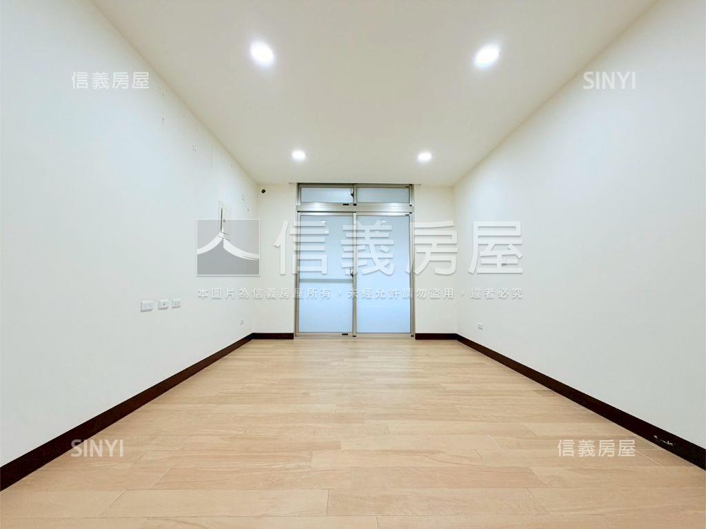 五甲商圈漂亮透天房屋室內格局與周邊環境