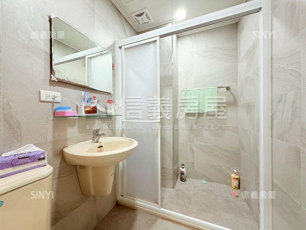 五甲商圈漂亮透天房屋室內格局與周邊環境