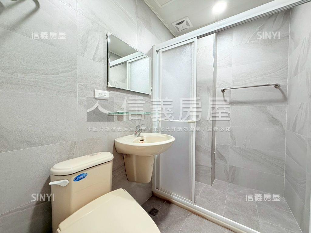 五甲商圈漂亮透天房屋室內格局與周邊環境