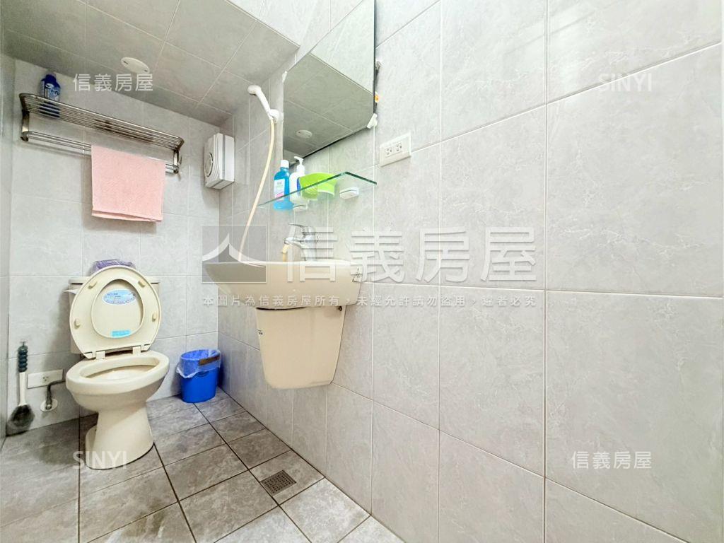 五甲商圈漂亮透天房屋室內格局與周邊環境