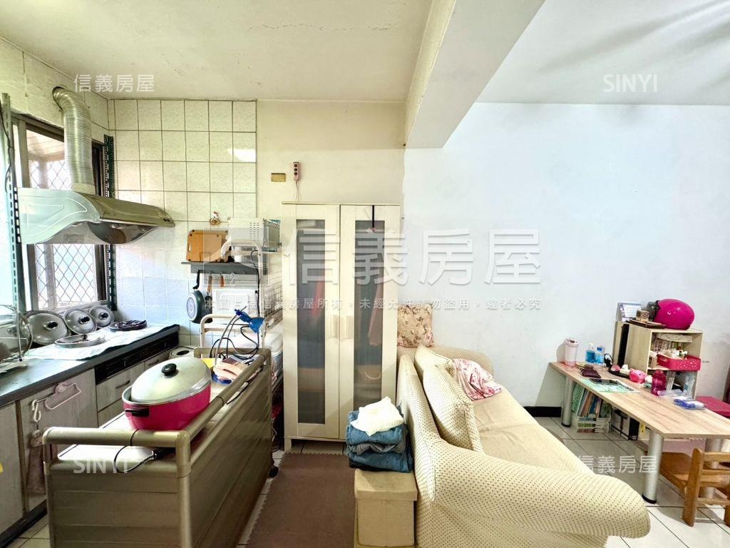 景安捷運輕奢正１房房屋室內格局與周邊環境