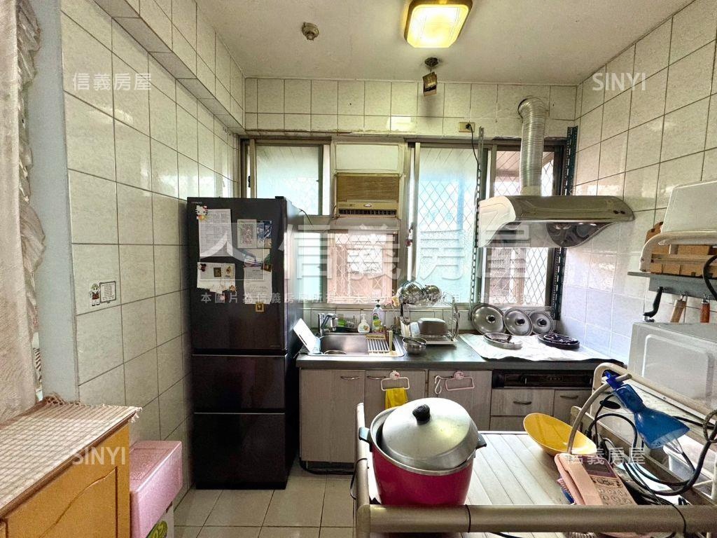 景安捷運輕奢正１房房屋室內格局與周邊環境